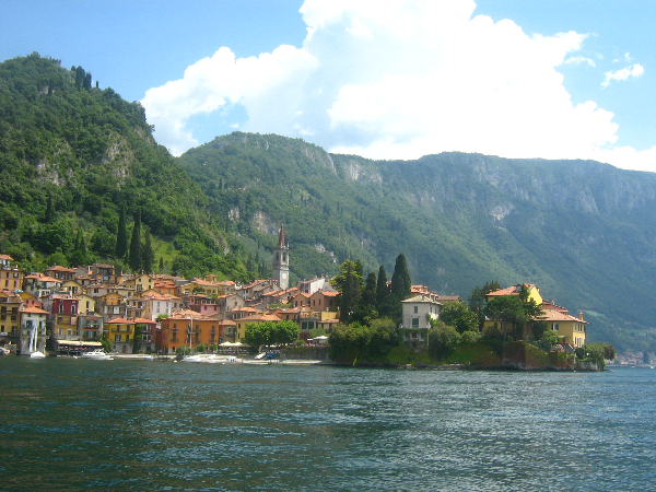 Una serata magica a Lezzeno, sul lago , dove ho presentato le mie poesie. Una serata magica a Lezzeno, sul lago , dove ho presentato le mie poesie.