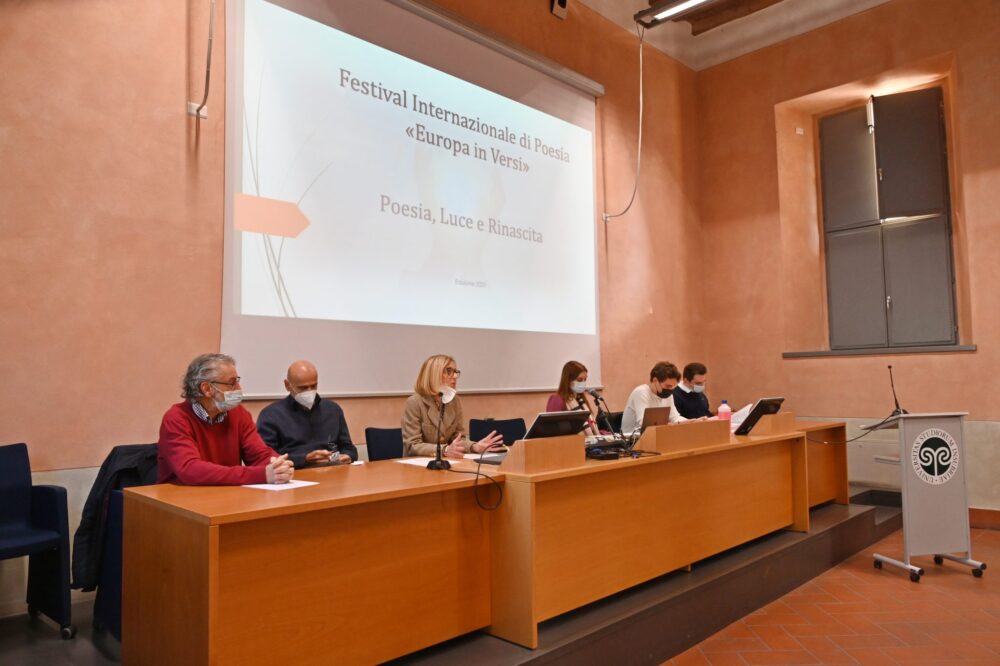 Poesie di una studentessa dell’Università degli Studi dell’Insubria: Deborah Zingariello Poesie di una studentessa dell’Università degli Studi dell’Insubria: Deborah Zingariello